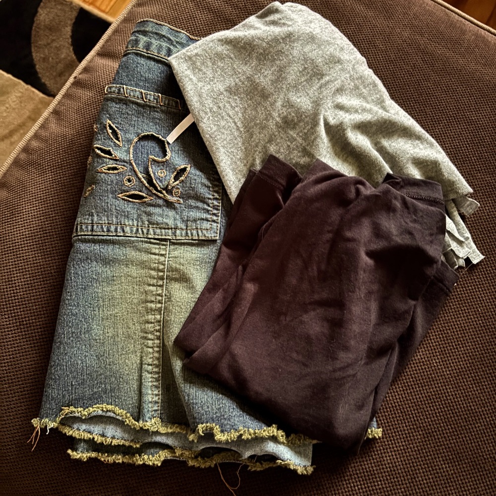 Jean mini skirt with 2tank tops cut out back one gray other black